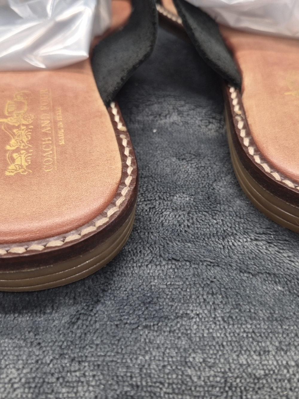Coach And Four Black Slip On Sandals Women's Size 6.5 Paded Footbed Made Italy - Picture 7 of 11
